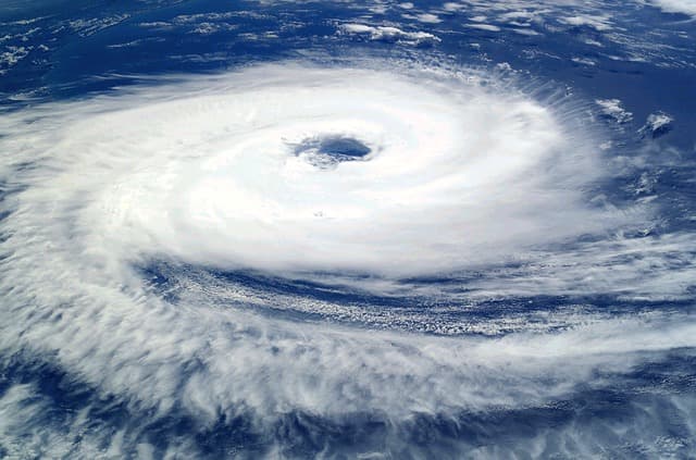 上空から見た台風の様子